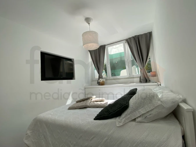 Apartamento T2 para Venda em Carcavelos e Parede Foto 18