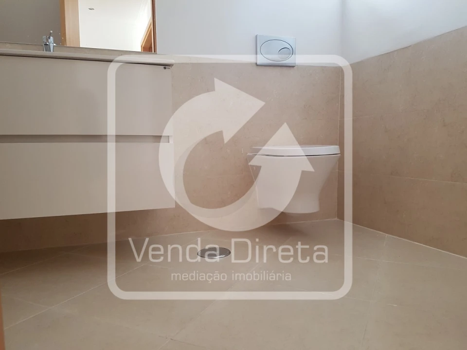 Apartamento T3 para Venda em Palhais e Coina Foto 8