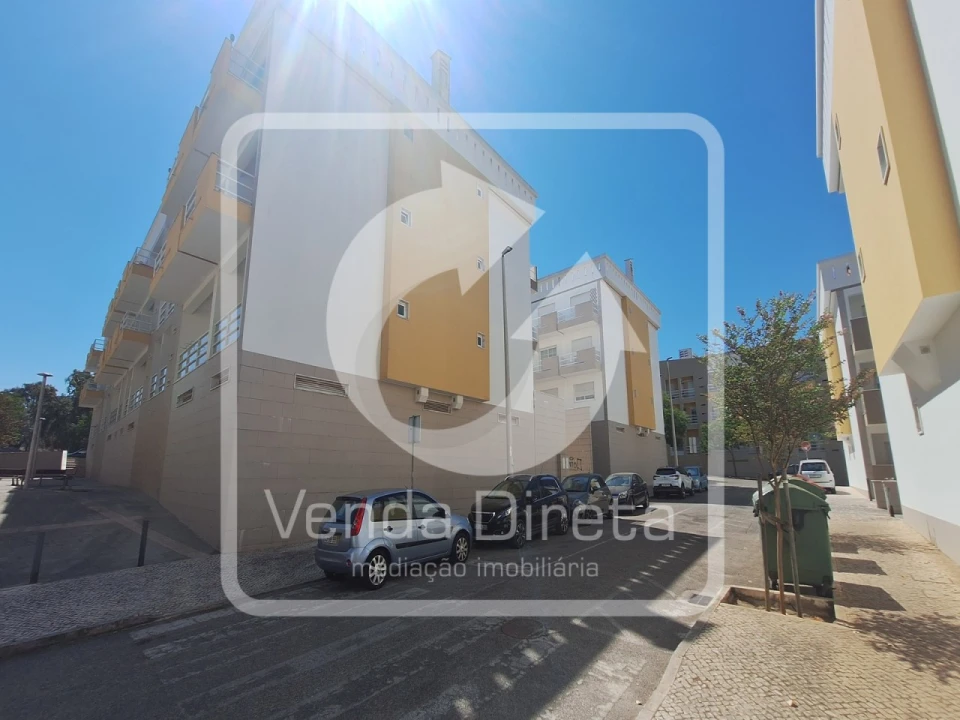 Apartamento T3 para Venda em Palhais e Coina Foto 31