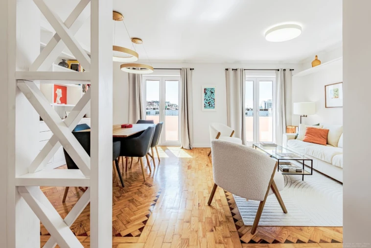 Apartamento T3 para Venda em Alvalade Foto 3