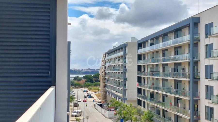 Apartamento T1 para Arrendamento em Seixal, Arrentela e Aldeia de Paio Pires Foto 8