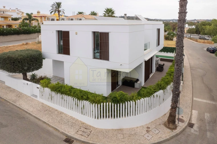 Moradia T4 para Venda em Loule (São Clemente) Foto 3