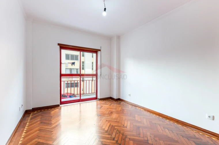 Apartamento T3 para Venda em Carregado e Cadafais Foto 9