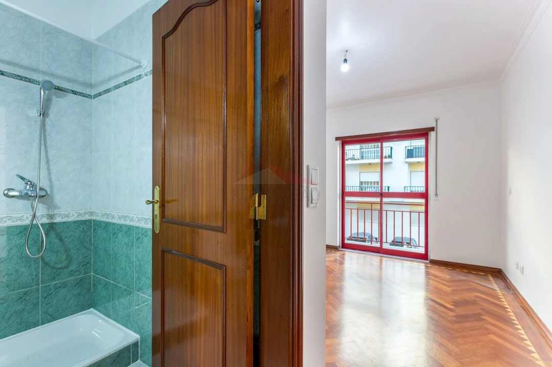 Apartamento T3 para Venda em Carregado e Cadafais Foto 18