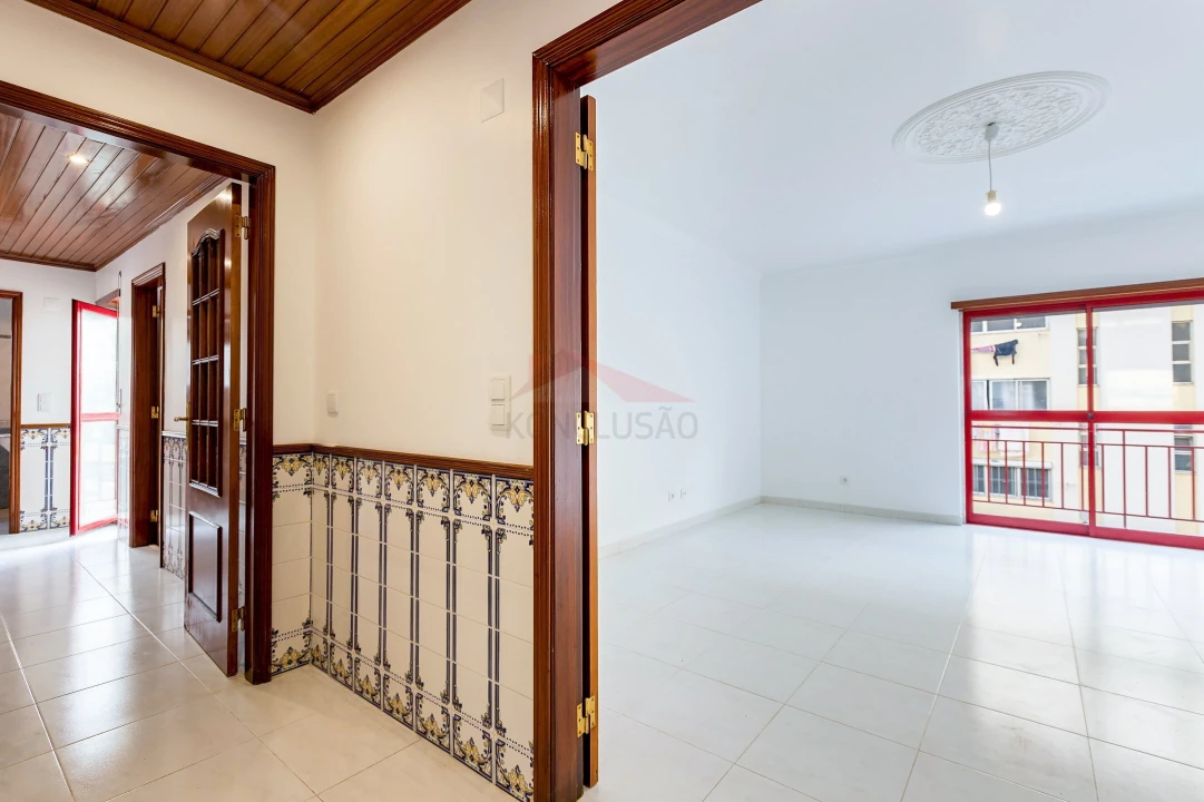 Apartamento T3 para Venda em Carregado e Cadafais Foto 8