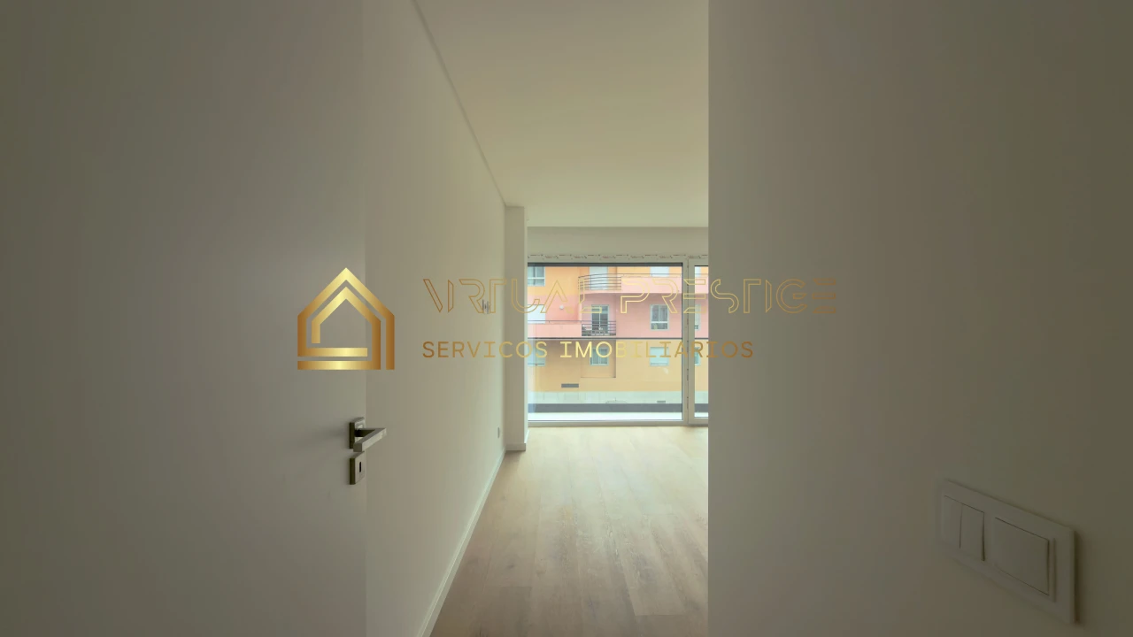 Apartamento T1 para Venda em Costa da Caparica Foto 11