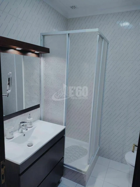 Moradia T5 para Venda em Arcozelo