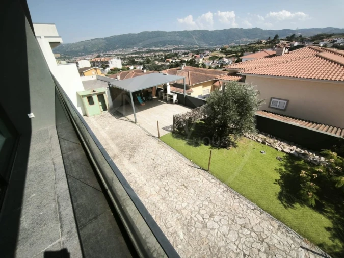 Moradia T3 para Venda em Santa Maria Maior Foto 3