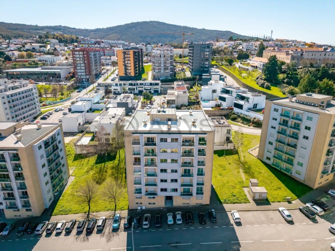 Apartamento T3 para Venda em Nogueira, Fraião e Lamaçães Foto 1