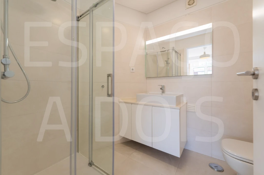 Apartamento T4 para Arrendamento em Arroios Foto 31