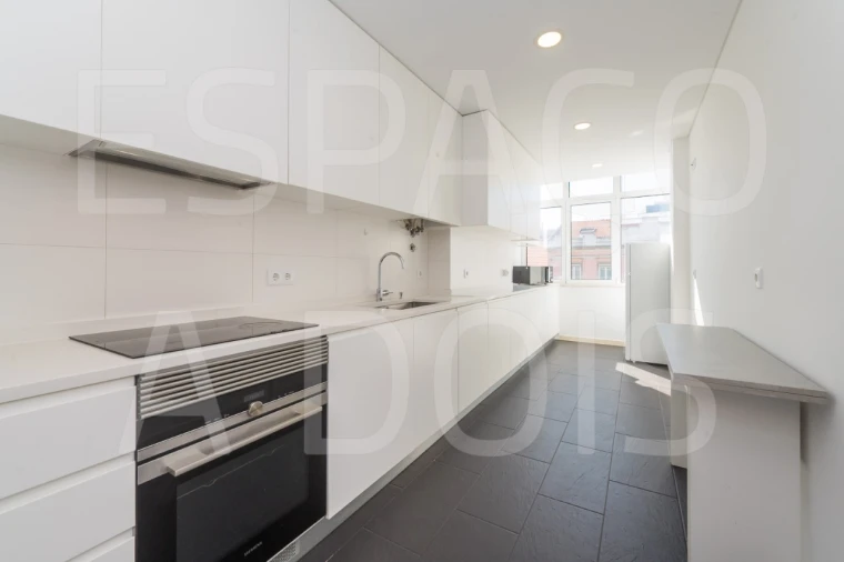 Apartamento T4 para Arrendamento em Arroios Foto 16