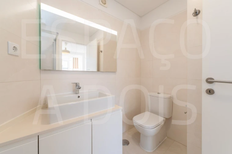 Apartamento T4 para Arrendamento em Arroios Foto 32