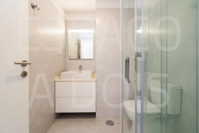 Apartamento T4 para Arrendamento em Arroios Foto 43