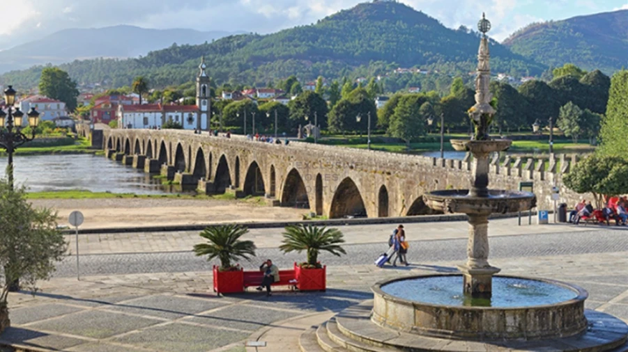 Moradia T4 para Venda em Correlhã Foto 11