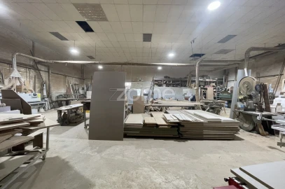 Terreno Comércio / Armazém para Venda em Castêlo da Maia