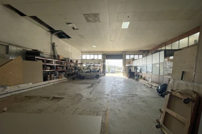 Terreno Comércio / Armazém para Venda em Castêlo da Maia