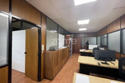 Terreno Comércio / Armazém para Venda em Castêlo da Maia