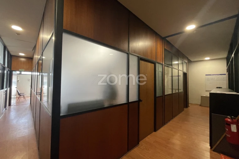 Terreno Comércio / Armazém para Venda em Castêlo da Maia Foto 10