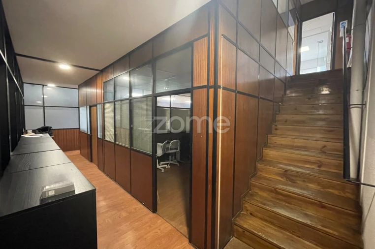 Terreno Comércio / Armazém para Venda em Castêlo da Maia Foto 17