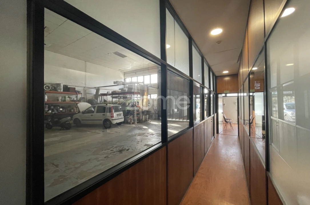 Terreno Comércio / Armazém para Venda em Castêlo da Maia Foto 11