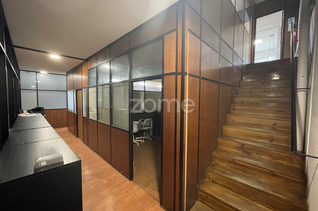 Terreno Comércio / Armazém para Venda em Castêlo da Maia Foto 17