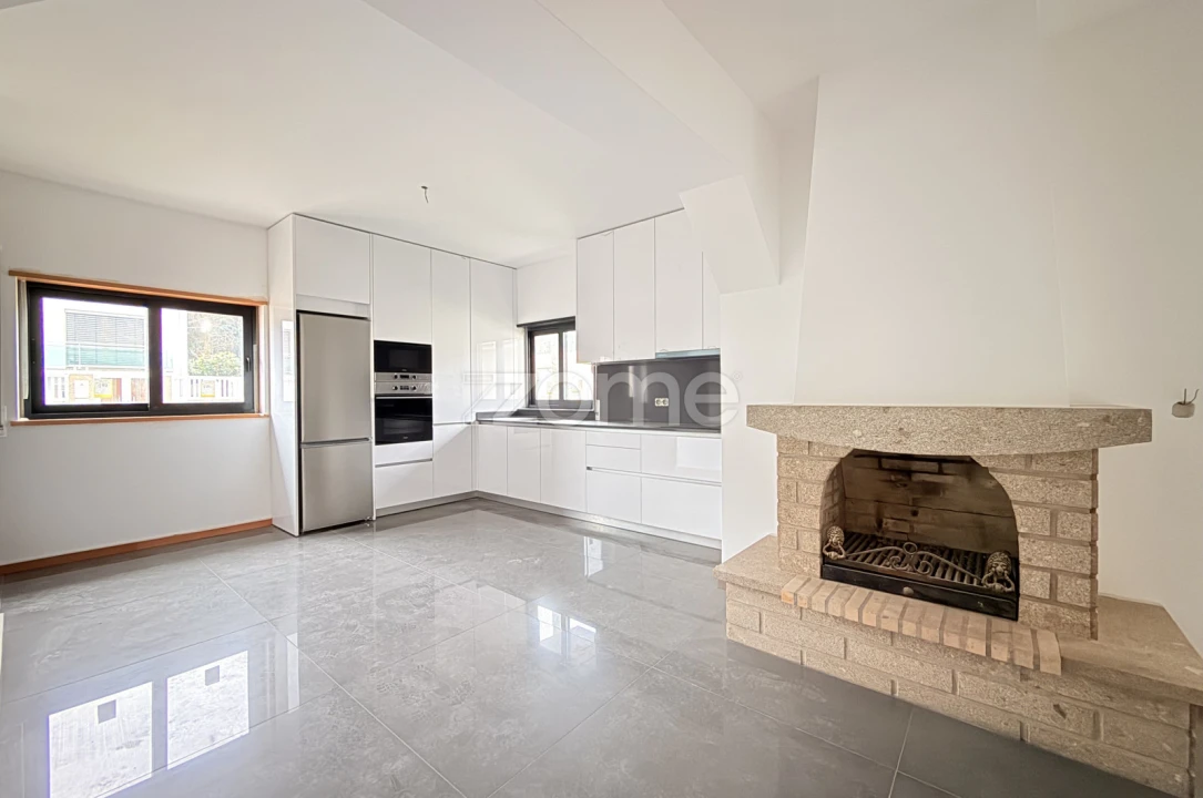 Moradia T3 para Venda em Carreira e Bente Foto 1