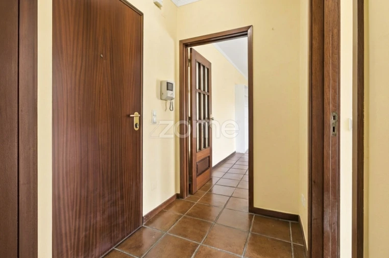 Apartamento T1 para Venda em Canidelo Foto 4