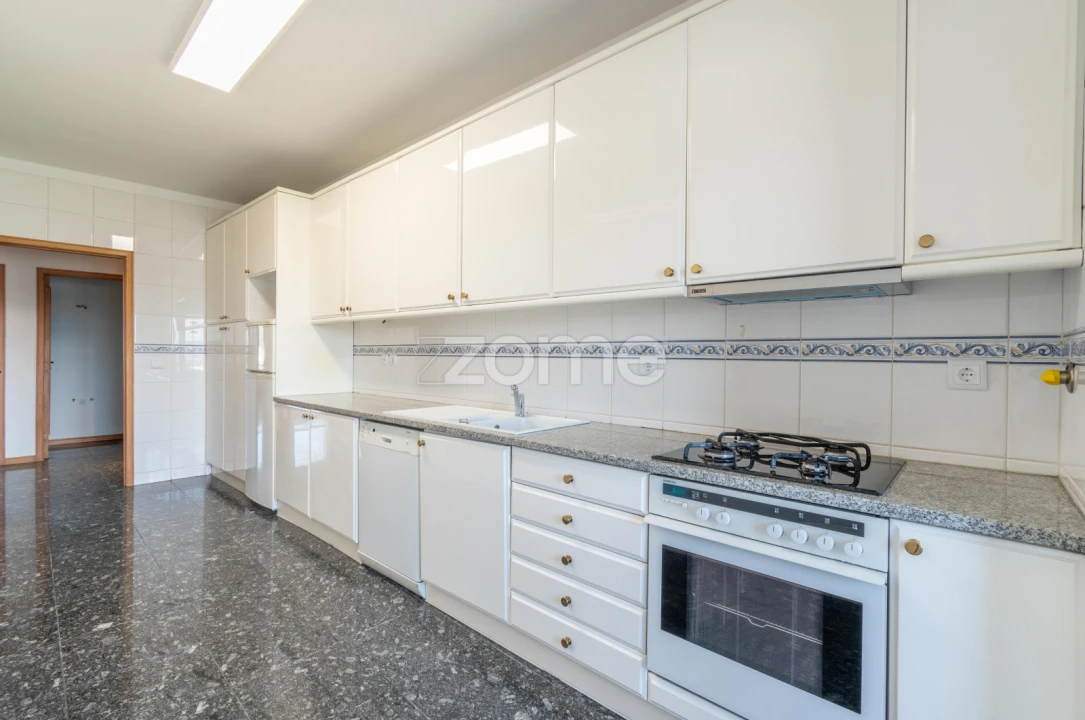 Apartamento T2 para Arrendamento em Cidade da Maia Foto 12