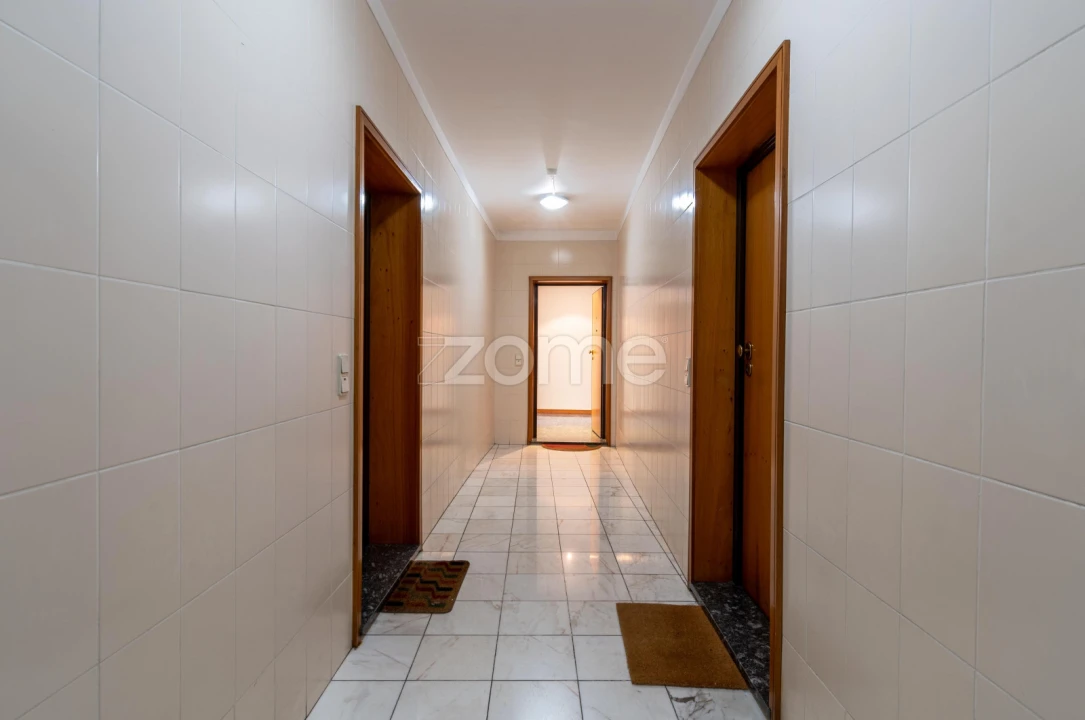 Apartamento T2 para Arrendamento em Cidade da Maia Foto 28