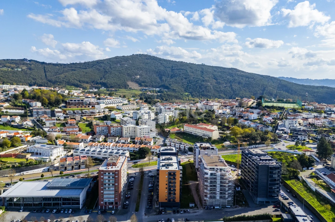 Apartamento T2 para Venda em Nogueira, Fraião e Lamaçães Foto 27
