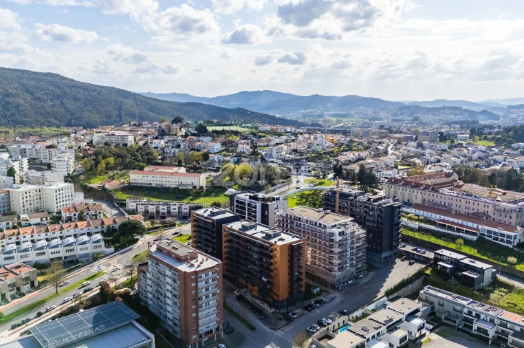 Apartamento T2 para Venda em Nogueira, Fraião e Lamaçães Foto 25