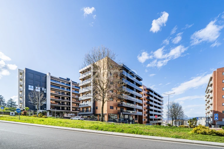 Apartamento T2 para Venda em Nogueira, Fraião e Lamaçães Foto 3