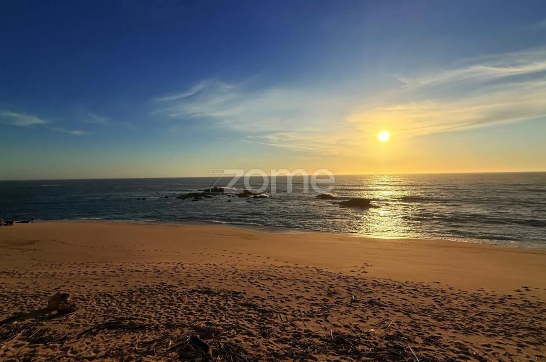 Terreno para Venda em Vila Chã Foto 1