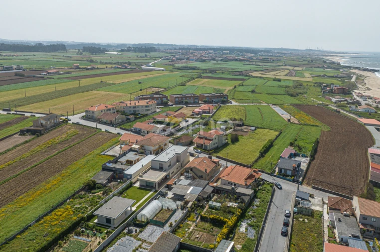 Terreno para Venda em Vila Chã Foto 5