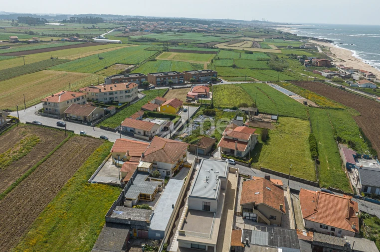 Terreno para Venda em Vila Chã Foto 8