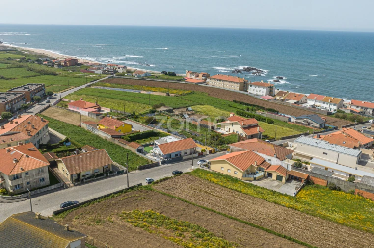 Terreno para Venda em Vila Chã Foto 10