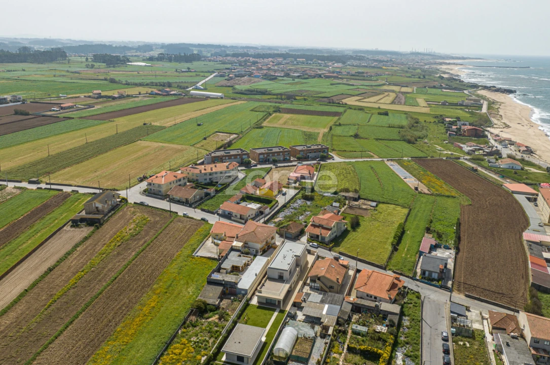 Terreno para Venda em Vila Chã Foto 11