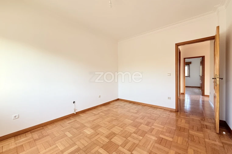 Apartamento T2 para Venda em Castelões Foto 20