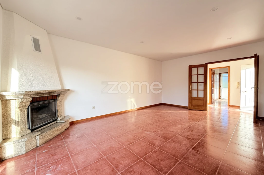 Apartamento T2 para Venda em Castelões Foto 4