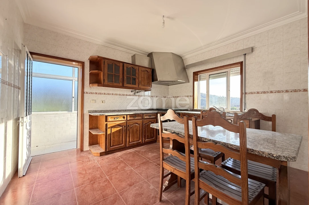 Apartamento T2 para Venda em Castelões Foto 8