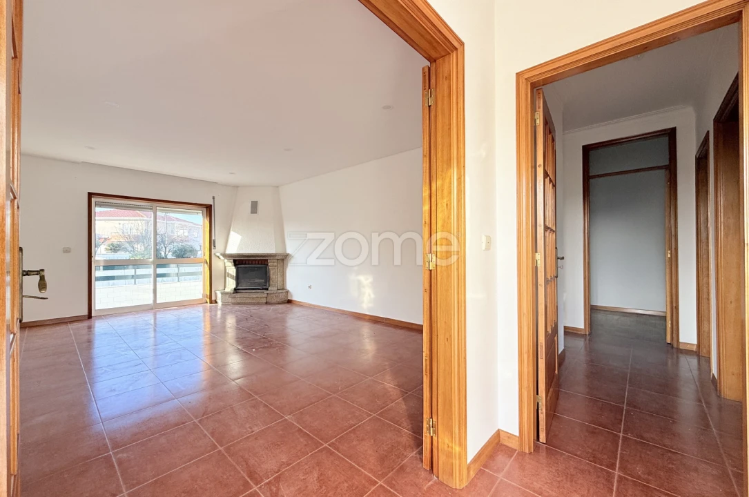 Apartamento T2 para Venda em Castelões Foto 3