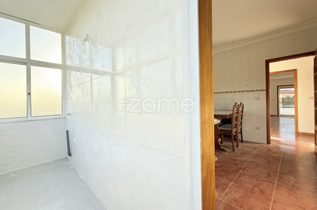 Apartamento T2 para Venda em Castelões Foto 12