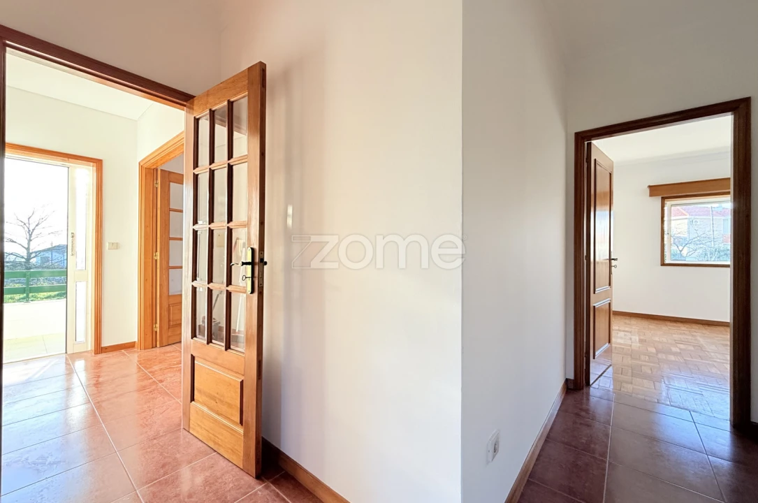 Apartamento T2 para Venda em Castelões Foto 22