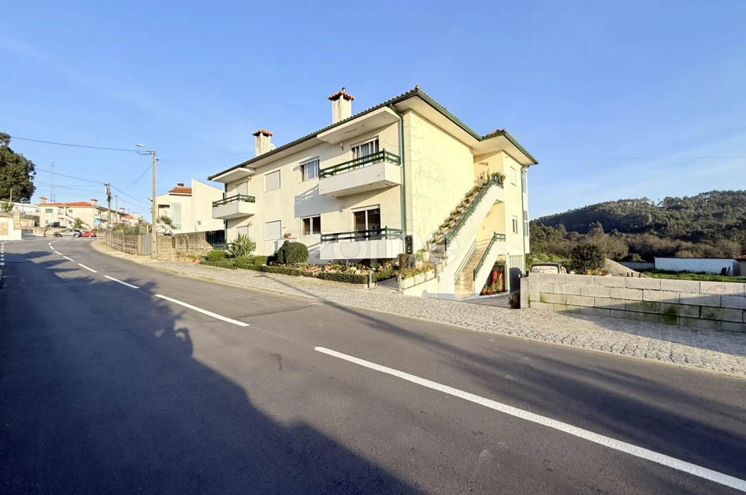 Apartamento T2 para Venda em Castelões Foto 23