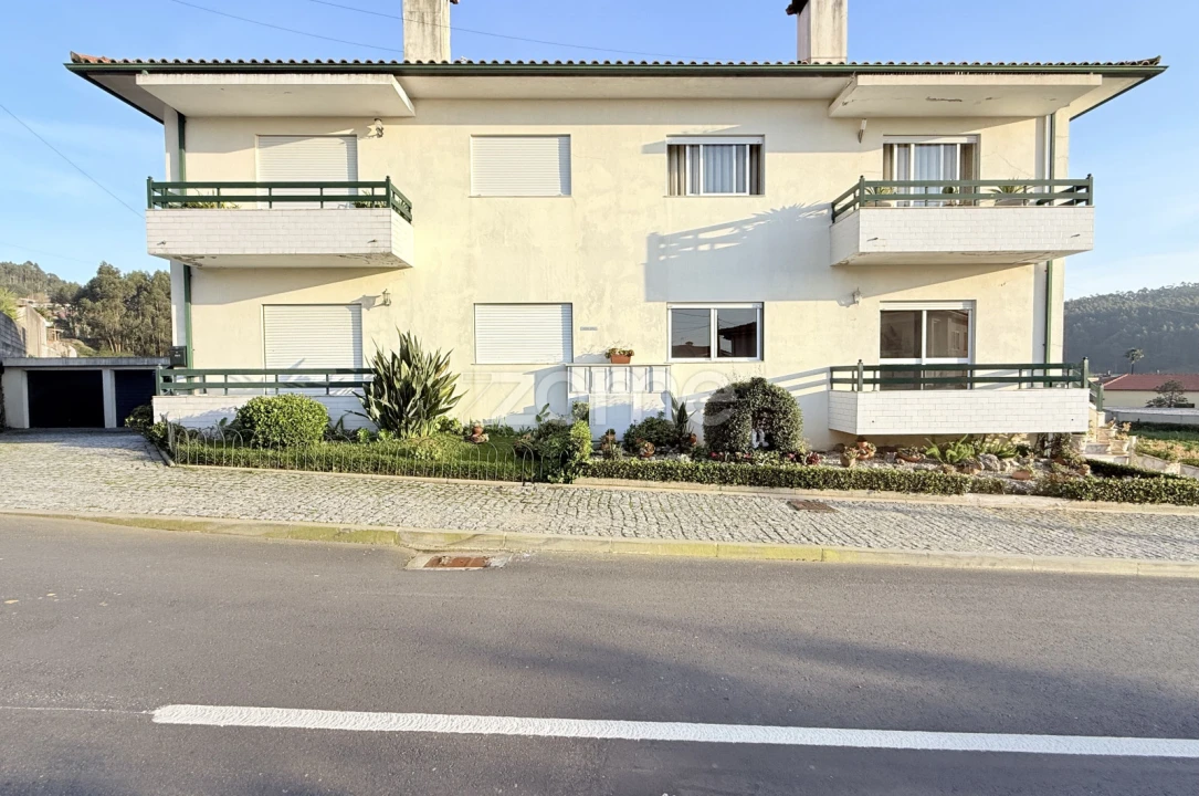 Apartamento T2 para Venda em Castelões Foto 25