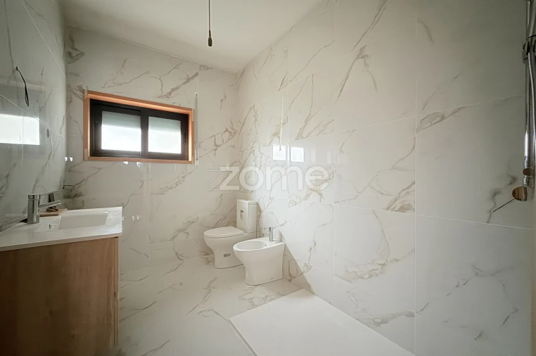 Moradia T3 para Venda em Carreira e Bente Foto 15