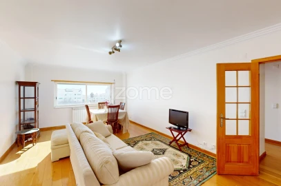 Apartamento T3 para Arrendamento em Carcavelos e Parede