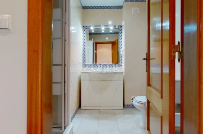 Apartamento T3 para Arrendamento em Carcavelos e Parede