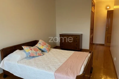 Apartamento T3 para Arrendamento em Carcavelos e Parede