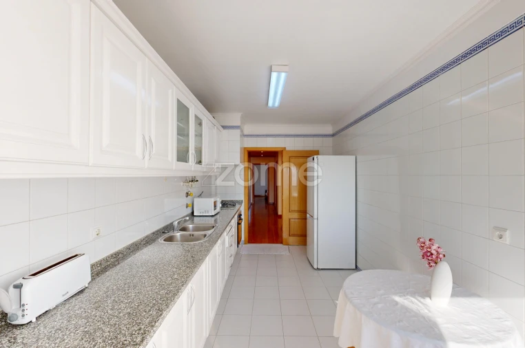 Apartamento T3 para Arrendamento em Carcavelos e Parede Foto 4